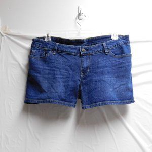 OLD NAVY DEMIN SHORTS SIZE 16 WAIST SIZE 40
